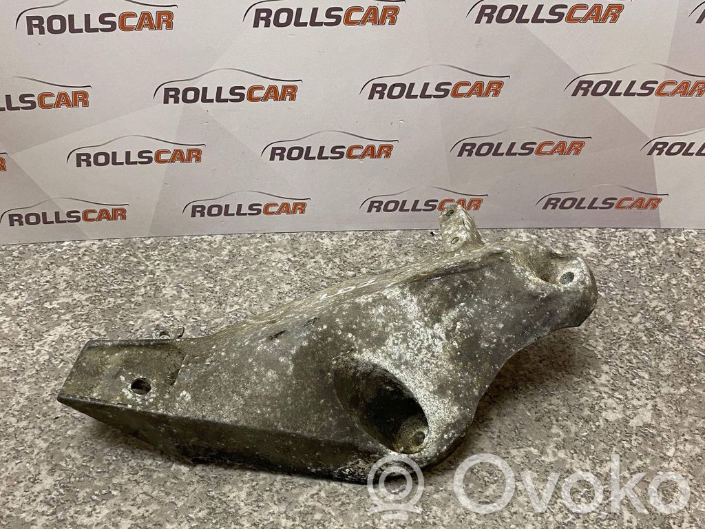 BMW X5 E70 Engine mounting bracket 