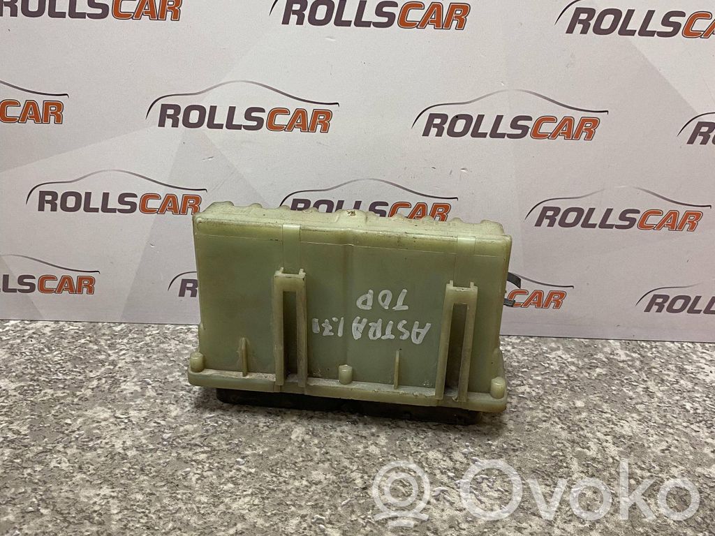 Opel Astra G Coolant fan relay 