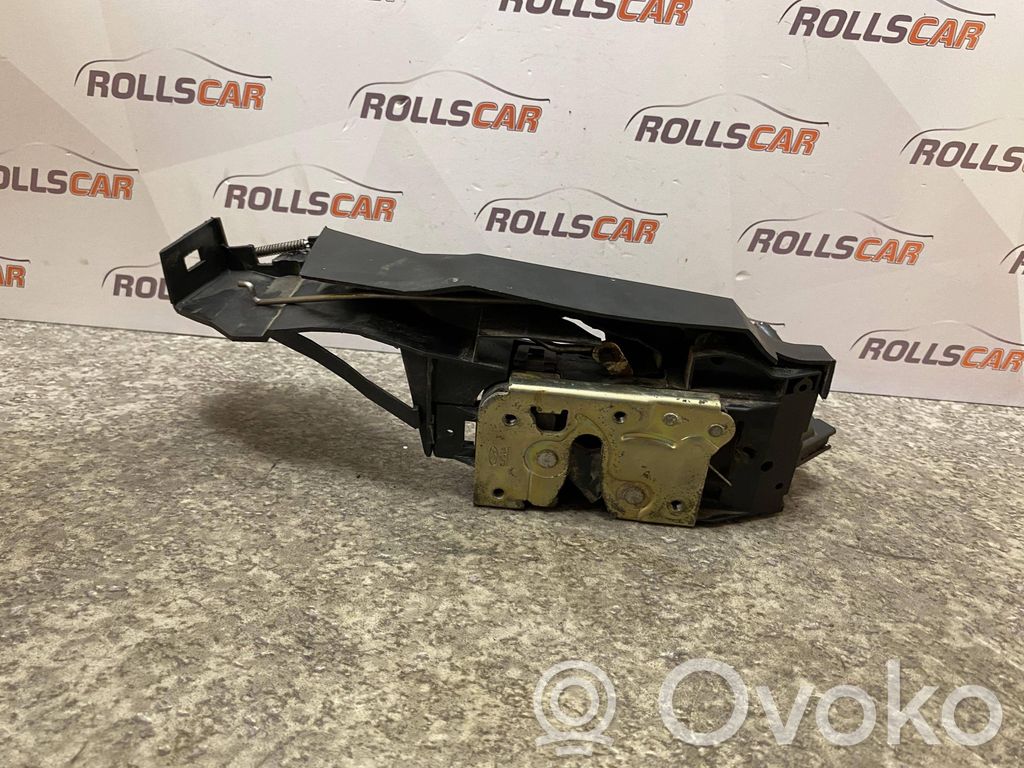 Ford Focus Priekšpusē slēdzene 