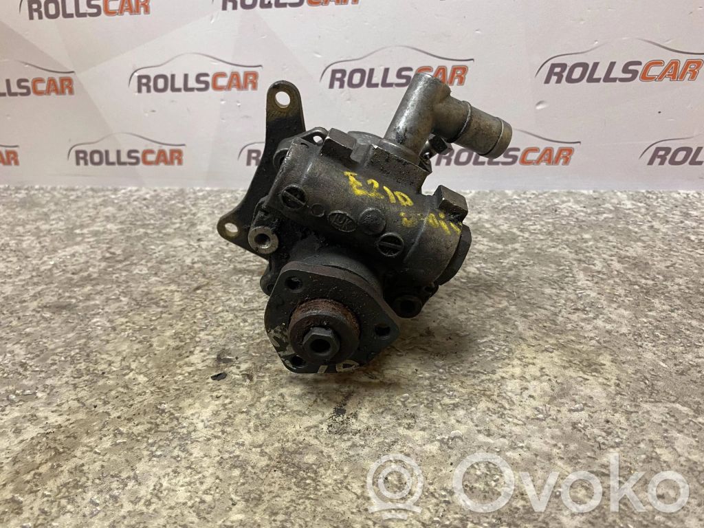 Mercedes-Benz E W210 Power steering pump 