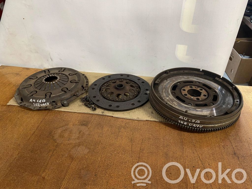 Audi A4 S4 B5 8D Sprzęgło / Komplet 
