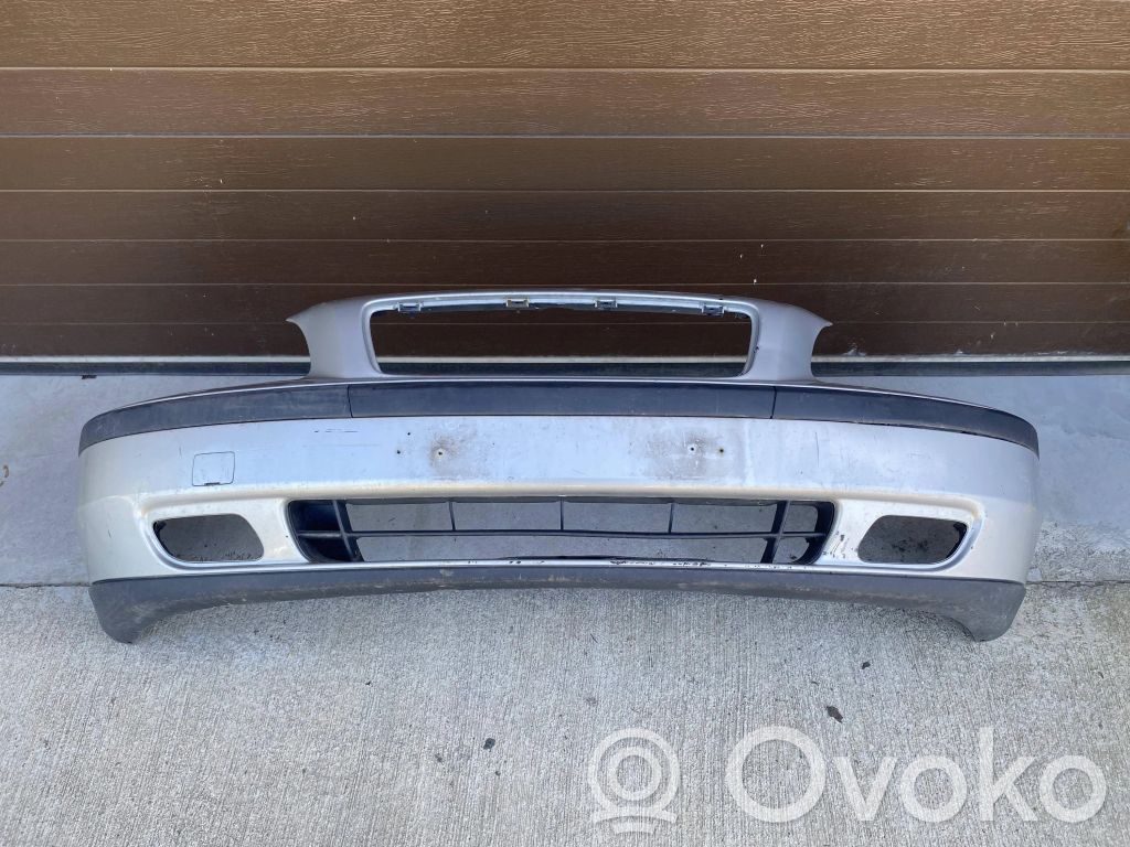 Volvo V70 Front bumper 