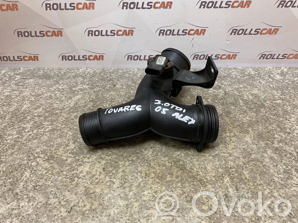 Volkswagen Touareg I Air intake hose/pipe 
