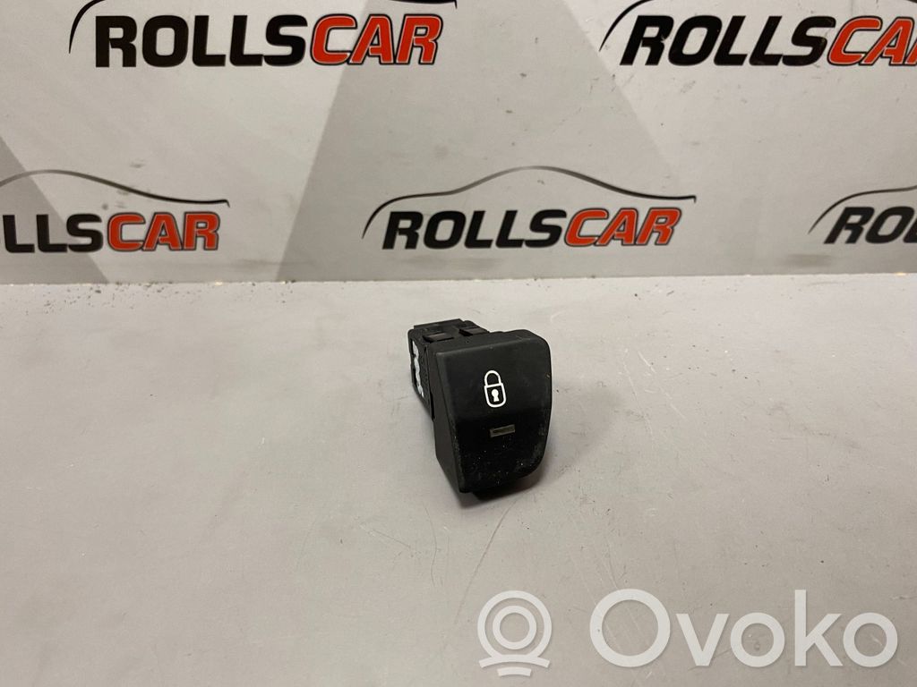 Central locking switch button   0668767