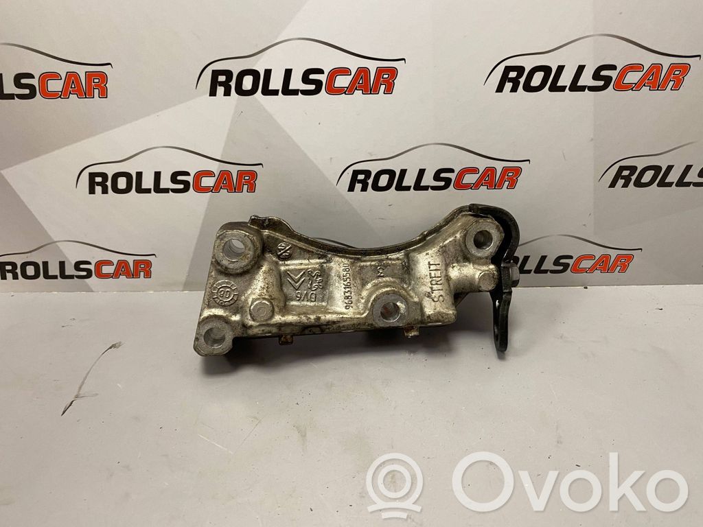 Peugeot 207 Engine mounting bracket 