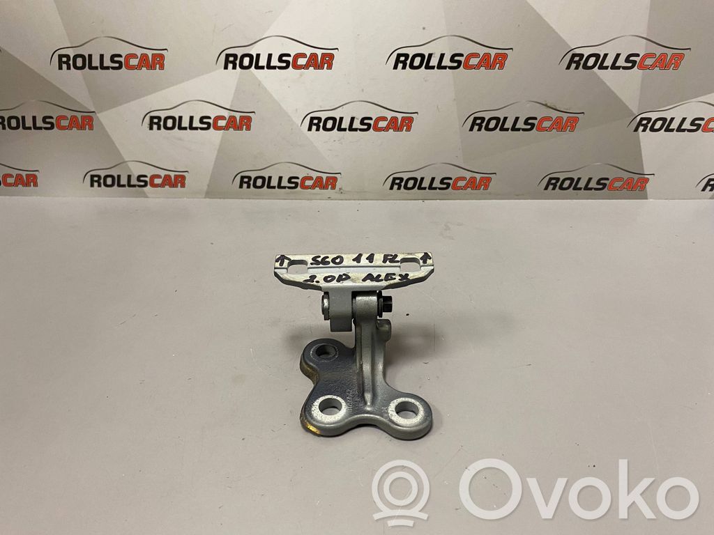 Volvo S60 Front door upper hinge 