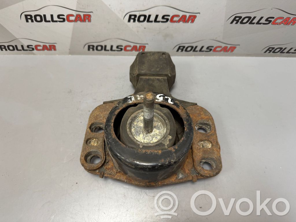 Engine mount bracket   8200022596