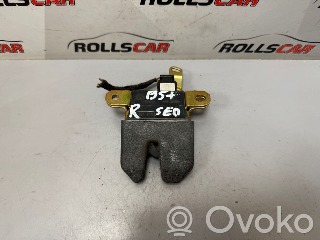 Volkswagen PASSAT B5.5 Tailgate/trunk/boot lock/catch/latch 