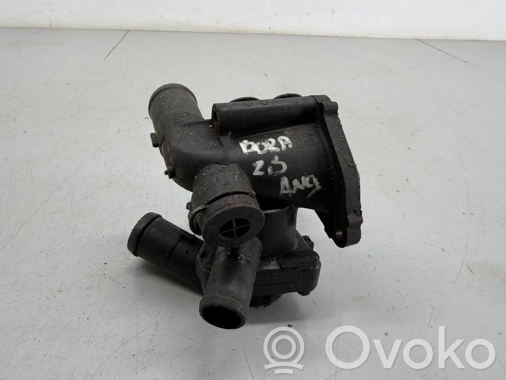 Termostat / Obudowa termostatu   071121121