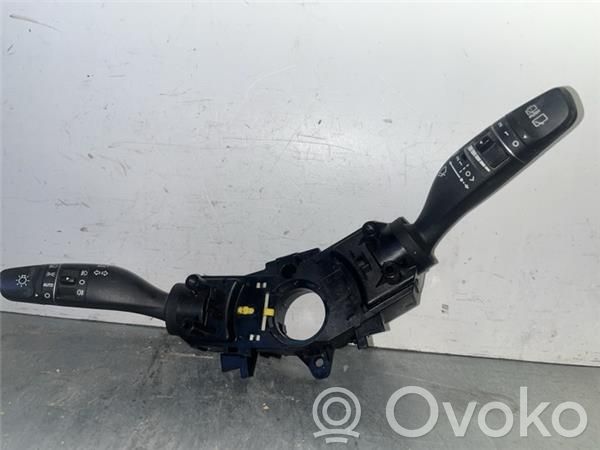 Interruptor de control multifunción   93404G4950