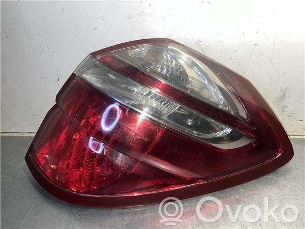 Lámpara de faros/luces traseros