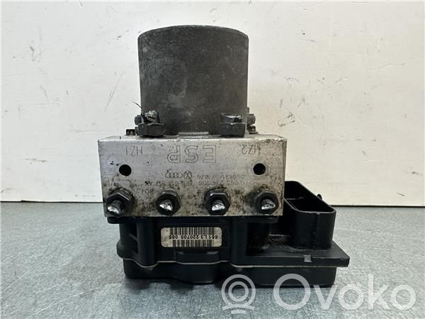 Audi A4 S4 B5 8D Takavalon polttimo 