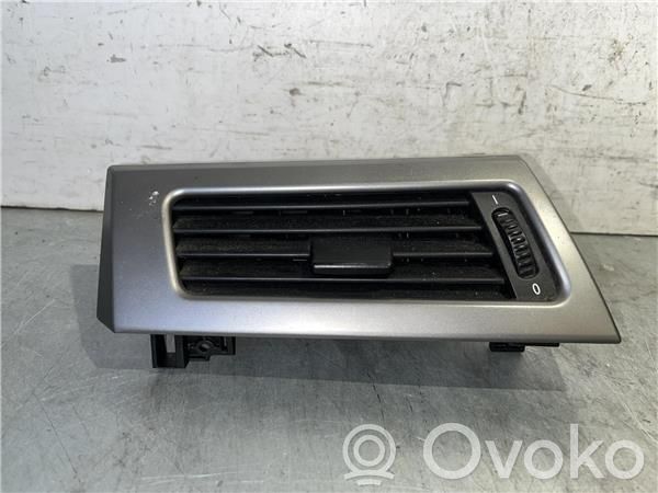 Rejilla de ventilación central del panel   64226910731