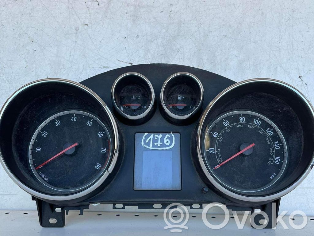 Opel Astra J Speedometer (instrument cluster) 
