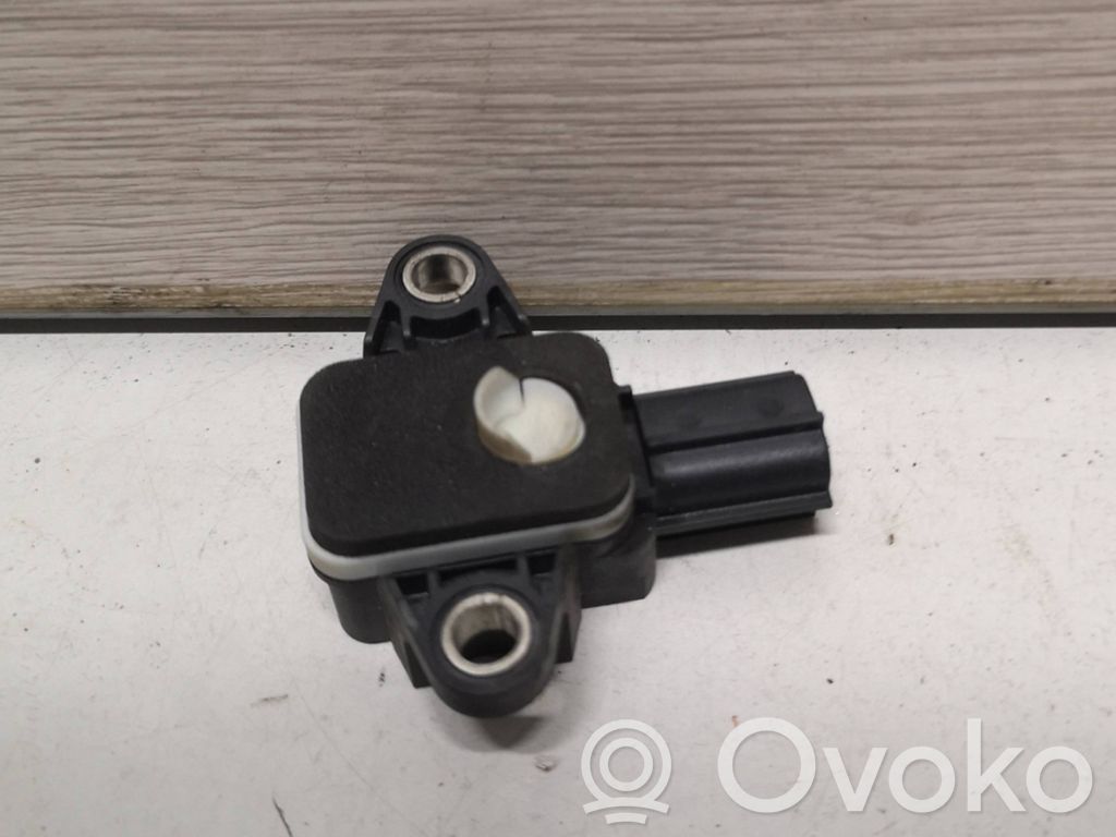 Audi A4 S4 B7 8E 8H Czujnik uderzenia Airbag 