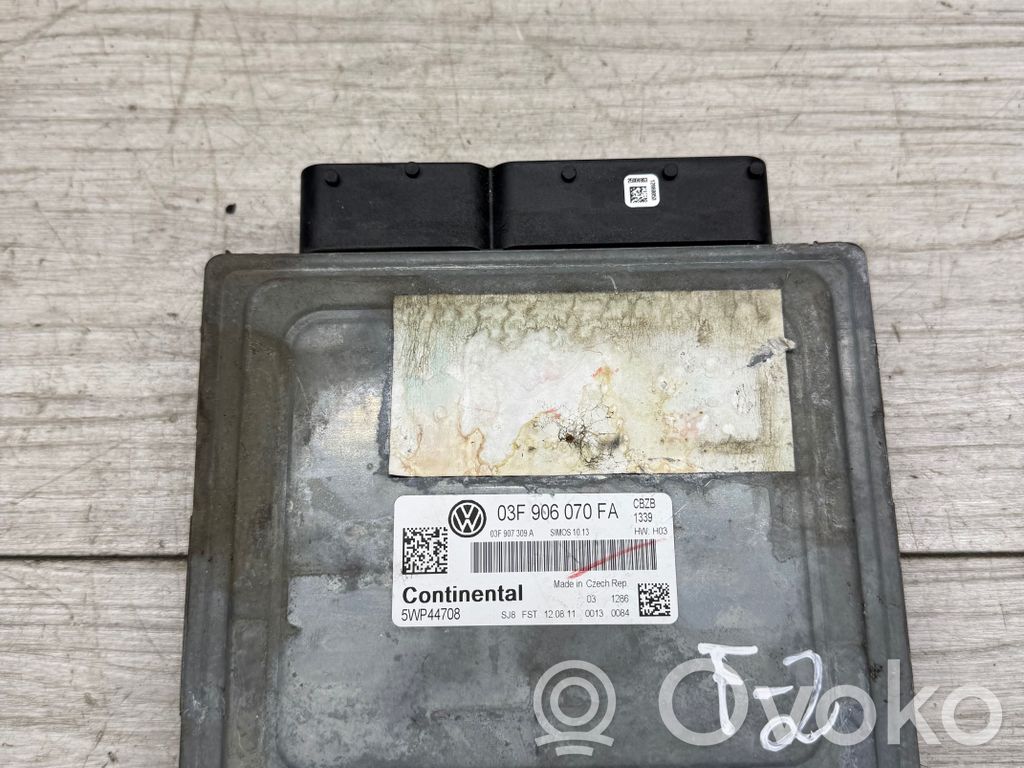 Volkswagen Golf VI Engine control unit/module 