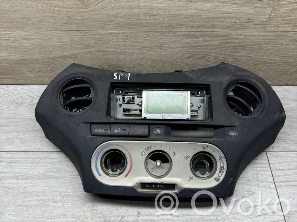 Toyota Yaris Verkleidung Radio / Navigation 
