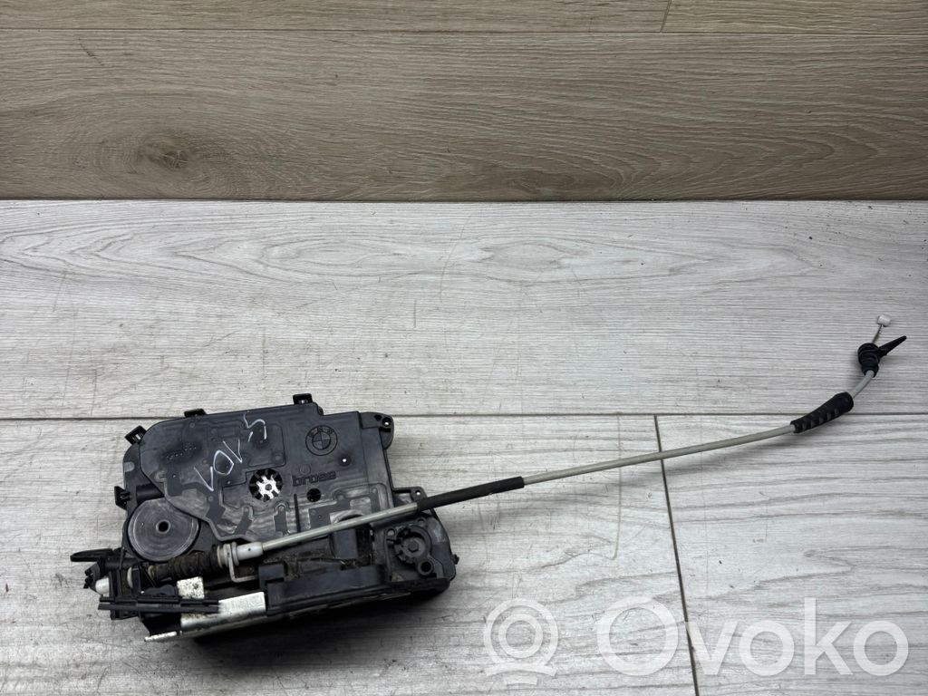 Front door lock   7059973,201728
