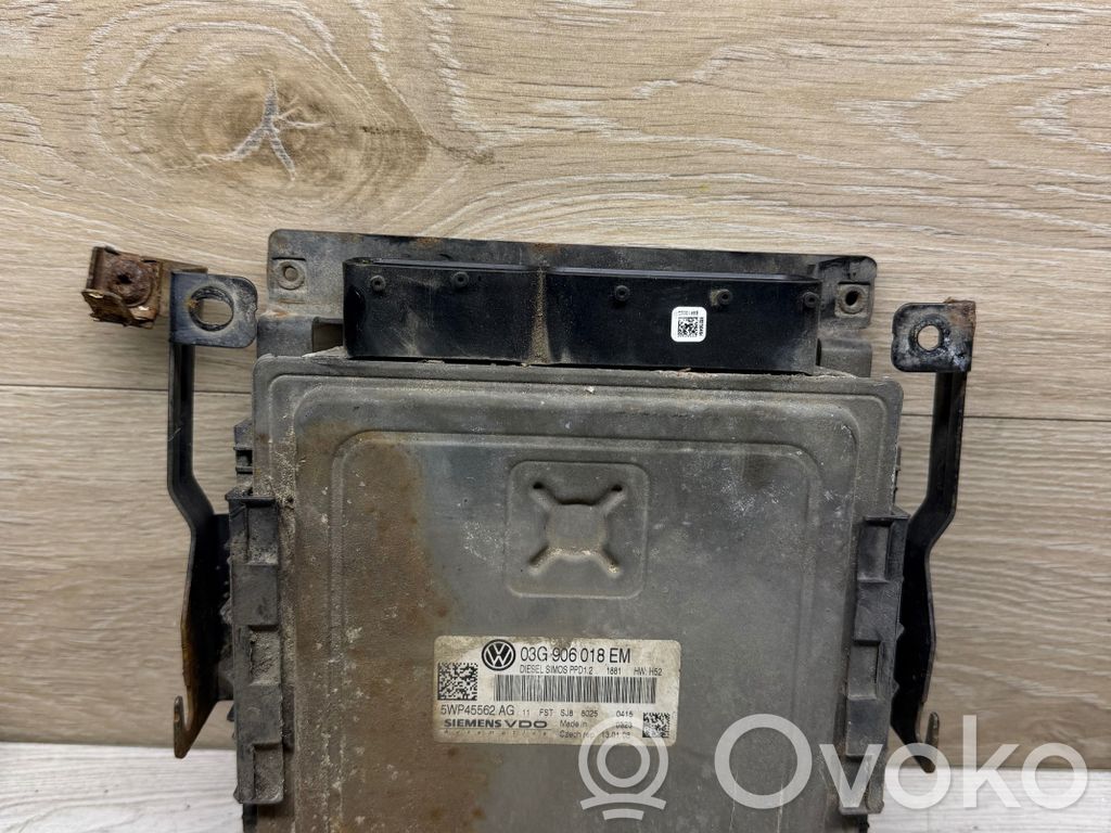 Volkswagen PASSAT B6 Calculateur moteur ECU 
