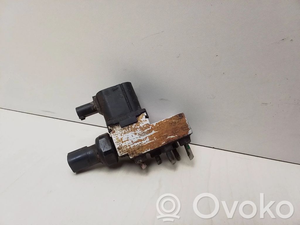 Rozdzielacz / Blok zaworowy zawieszenia pneumatycznego osi tylnej   A2113200158,84026