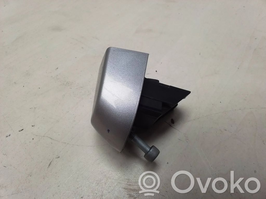 BMW X1 E84 Tapa manecilla puerta trasera 