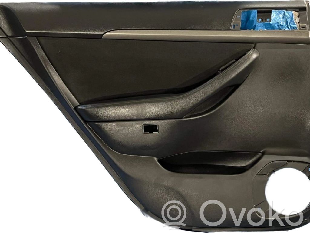 Toyota Avensis T250 Apmušimas galinių durų (obšifke) 