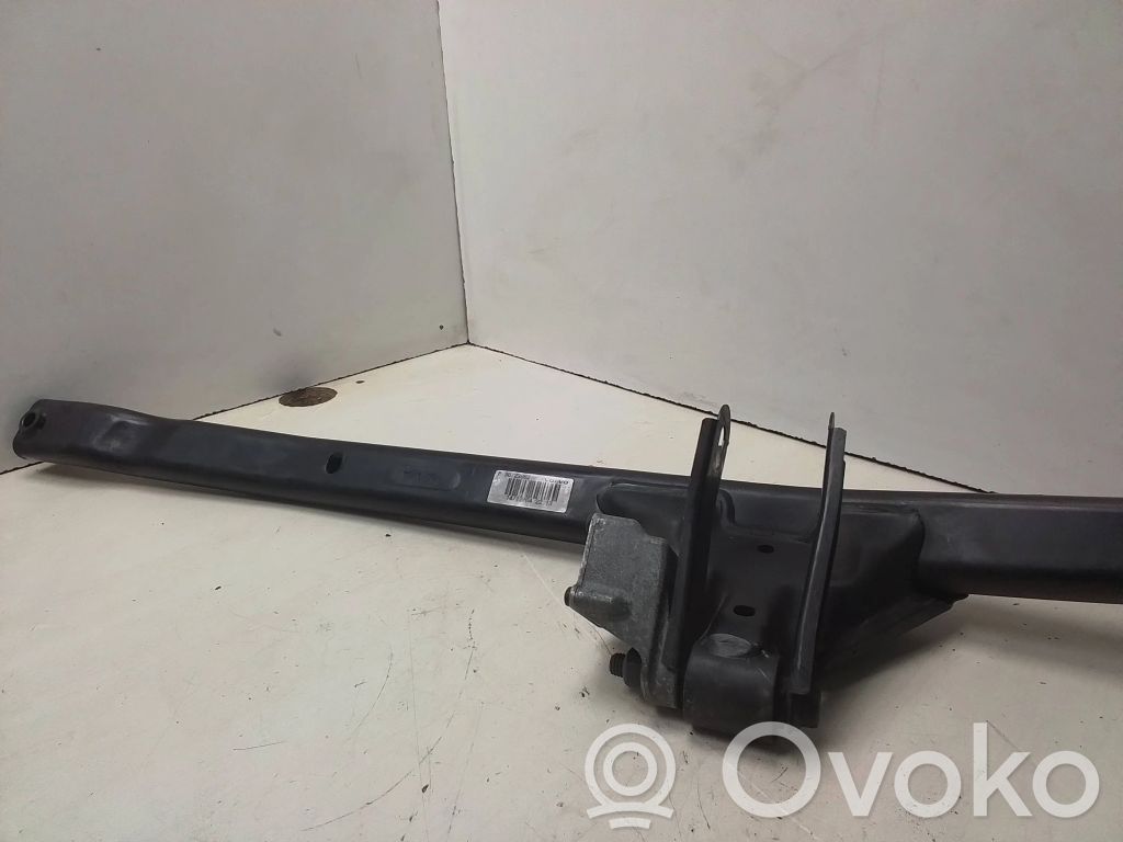 Volvo S80 Engine mounting bracket 