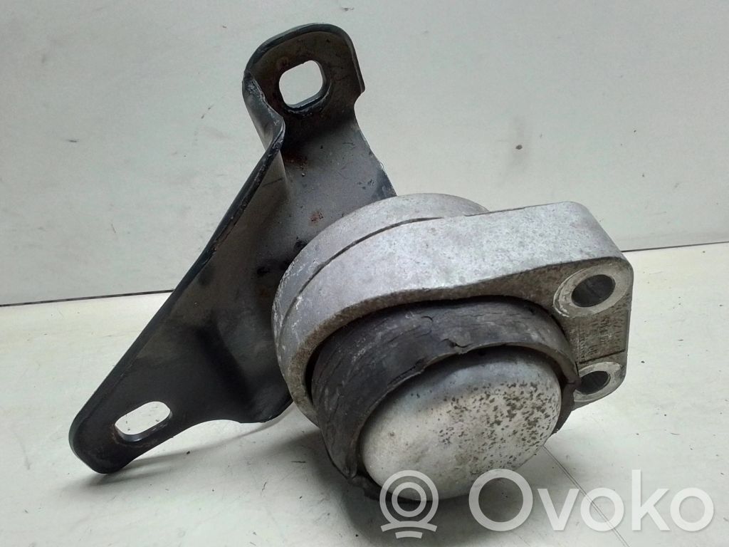 Ford Mondeo Mk III Engine mount bracket 