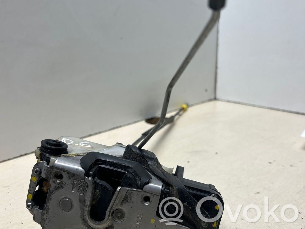 Opel Astra J Front door lock 