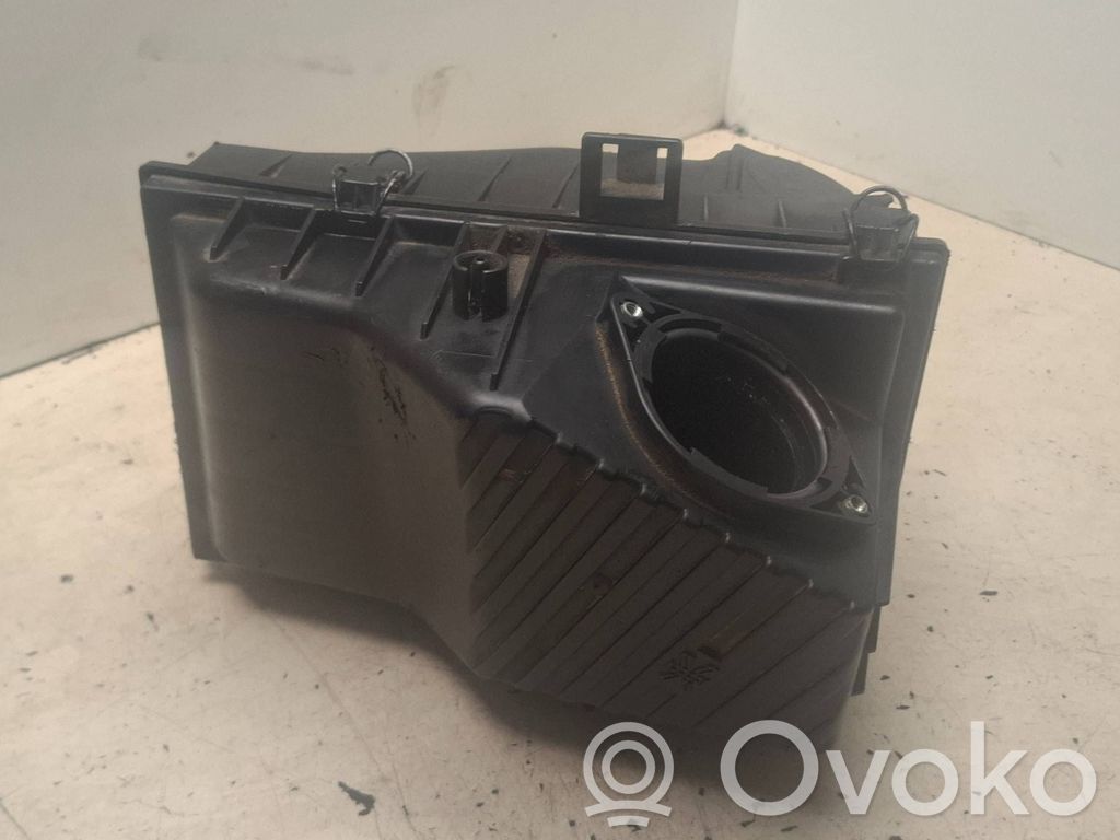 Volkswagen PASSAT B4 Cutie filtru aer 
