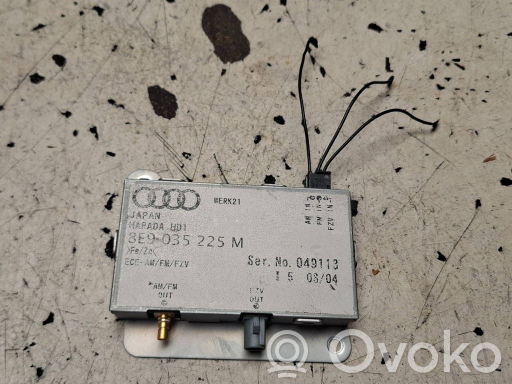 Audi A4 S4 B6 8E 8H Wzmacniacz anteny 