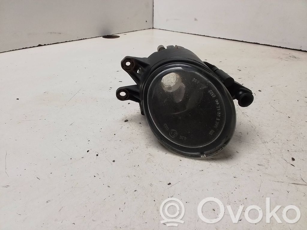 Audi A4 S4 B6 8E 8H Światło przeciwmgłowe przednie 
