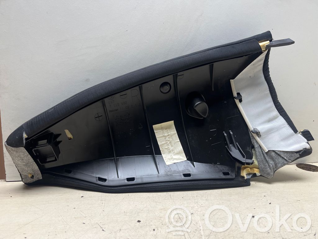 BMW 1 E81 E87 Šoninė apdaila prie galinės sėdynės (viršus) 