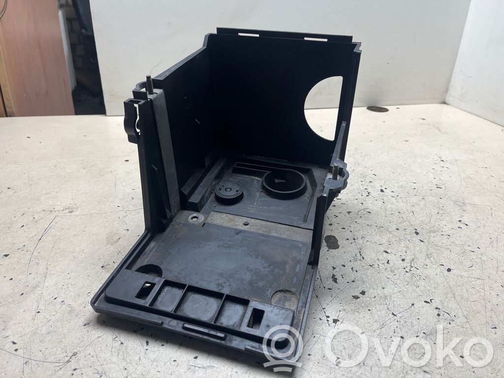 Volvo V50 Akun alusta 