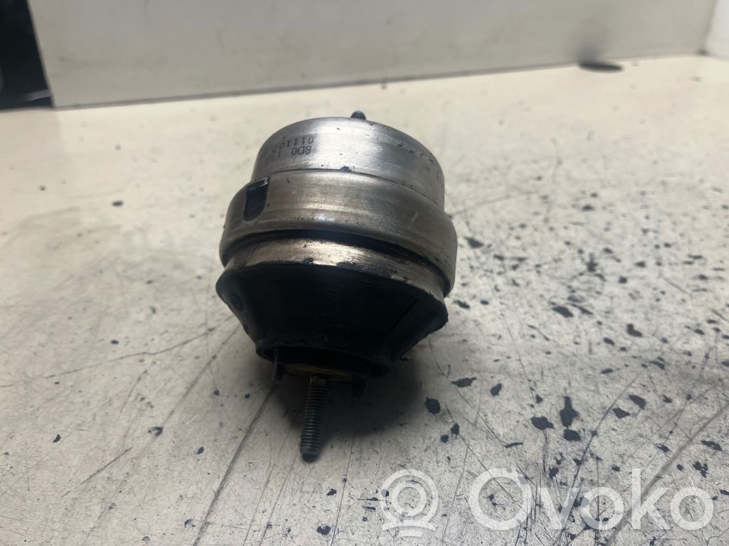 Engine mount bracket   8D0199379AE