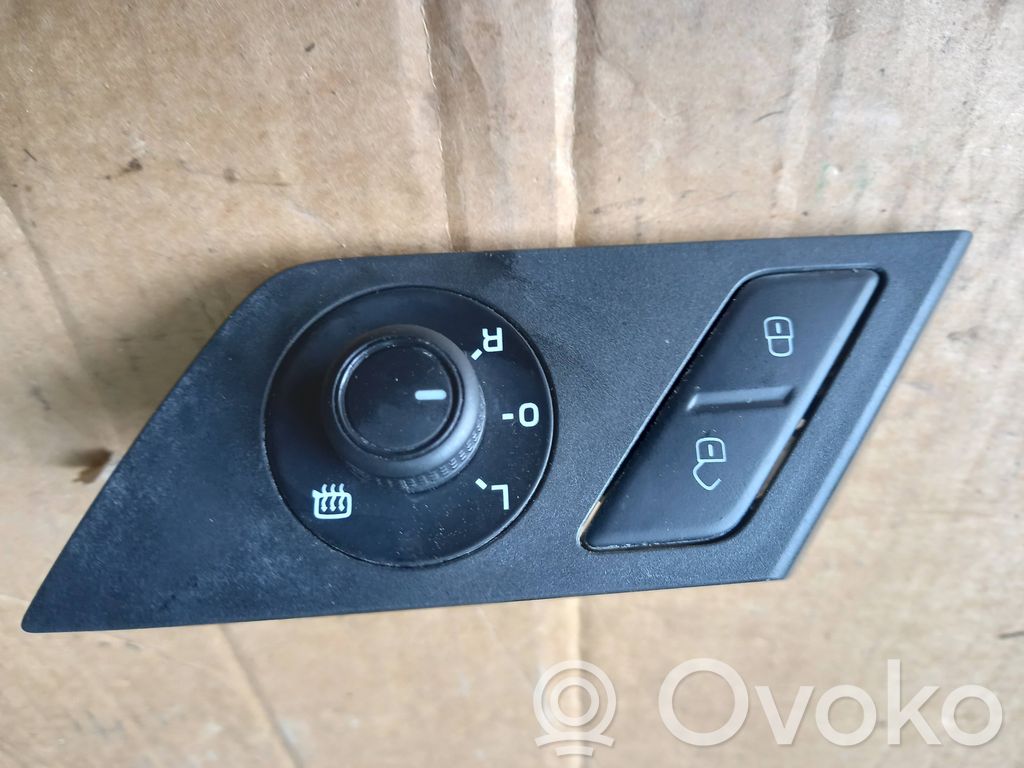 Volkswagen Caddy Wing mirror switch 
