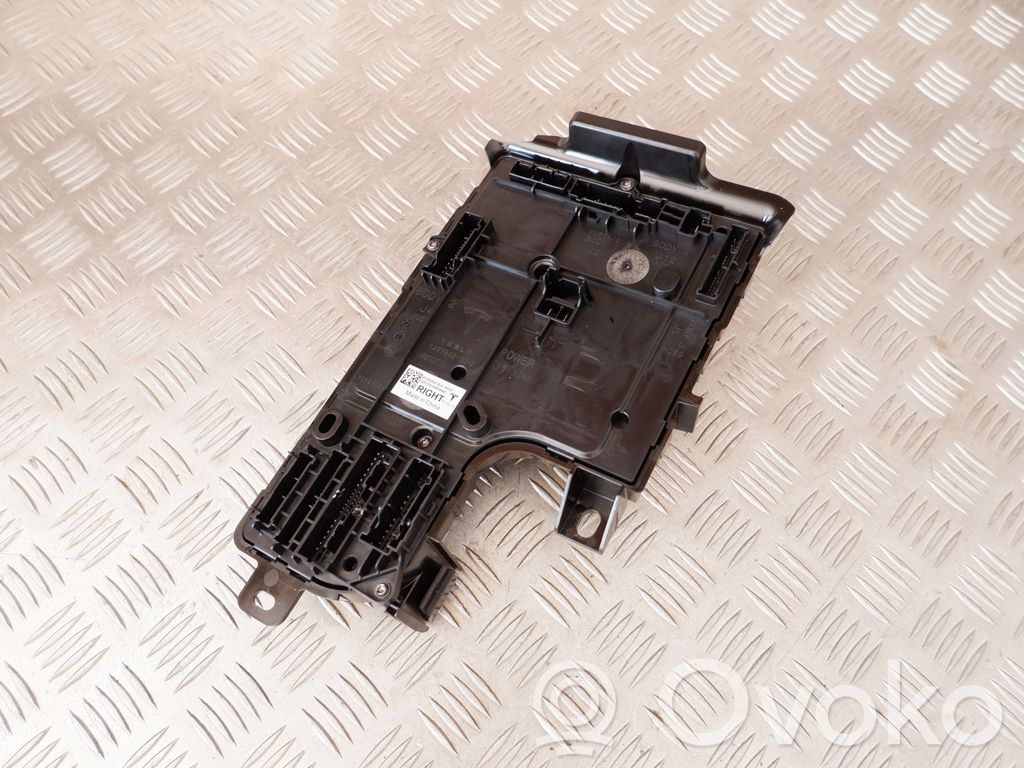 Tesla Model Y Komforto modulis 
