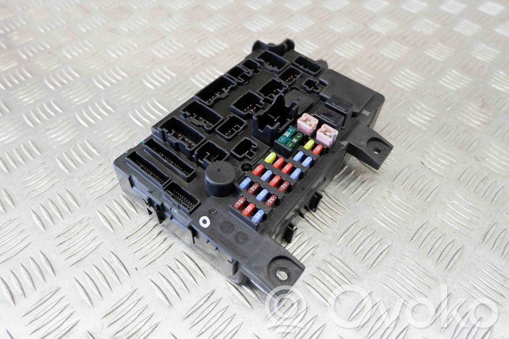 Mitsubishi Outlander Módulo de fusible 