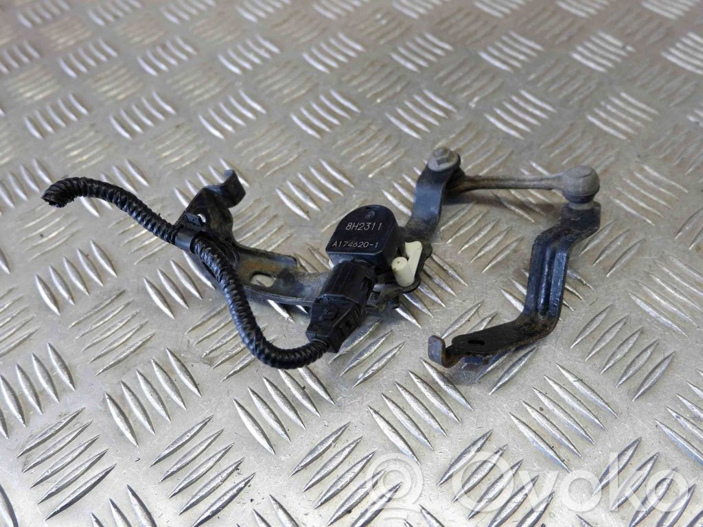 Toyota Prius (XW50) Rear air suspension level height sensor 