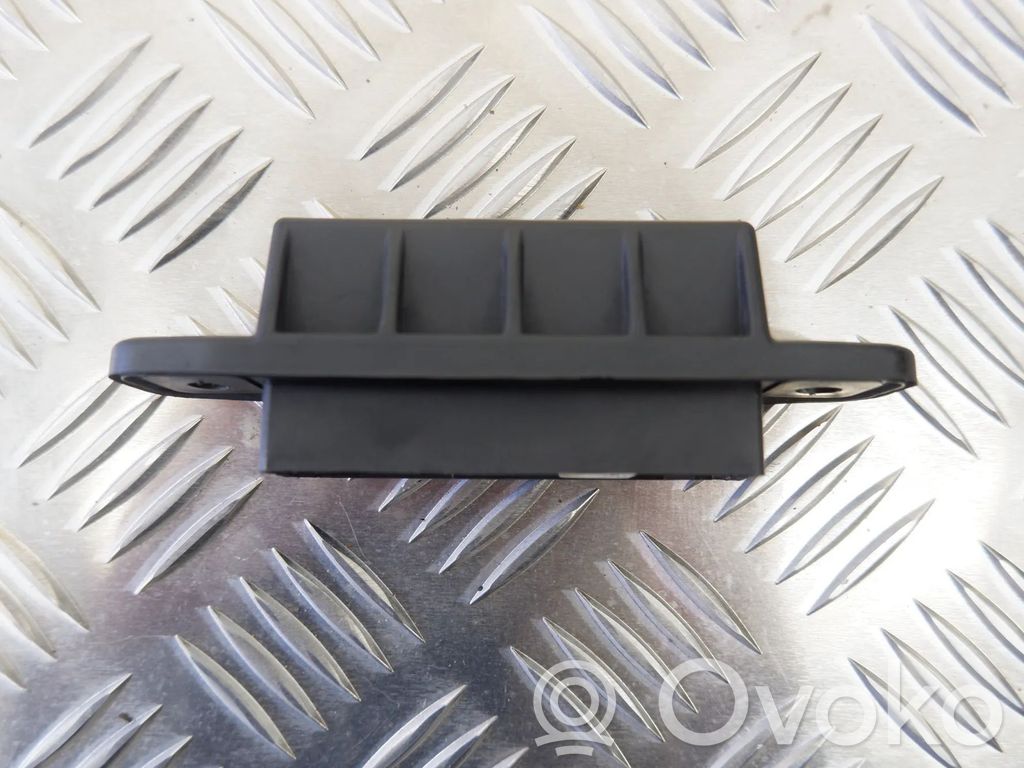Tailgate opening switch   8484028040,8484028040