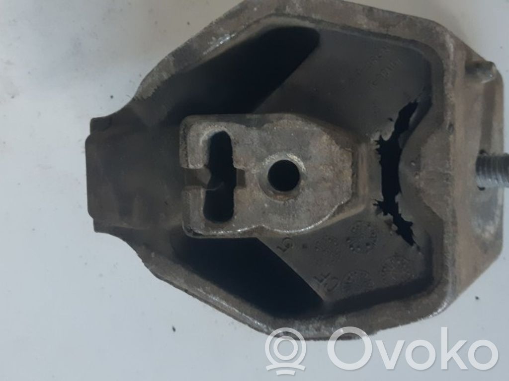 Audi 100 S4 C4 Soporte de la caja de cambios 
