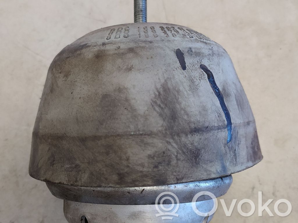 Volkswagen PASSAT B5.5 Engine mount bracket 