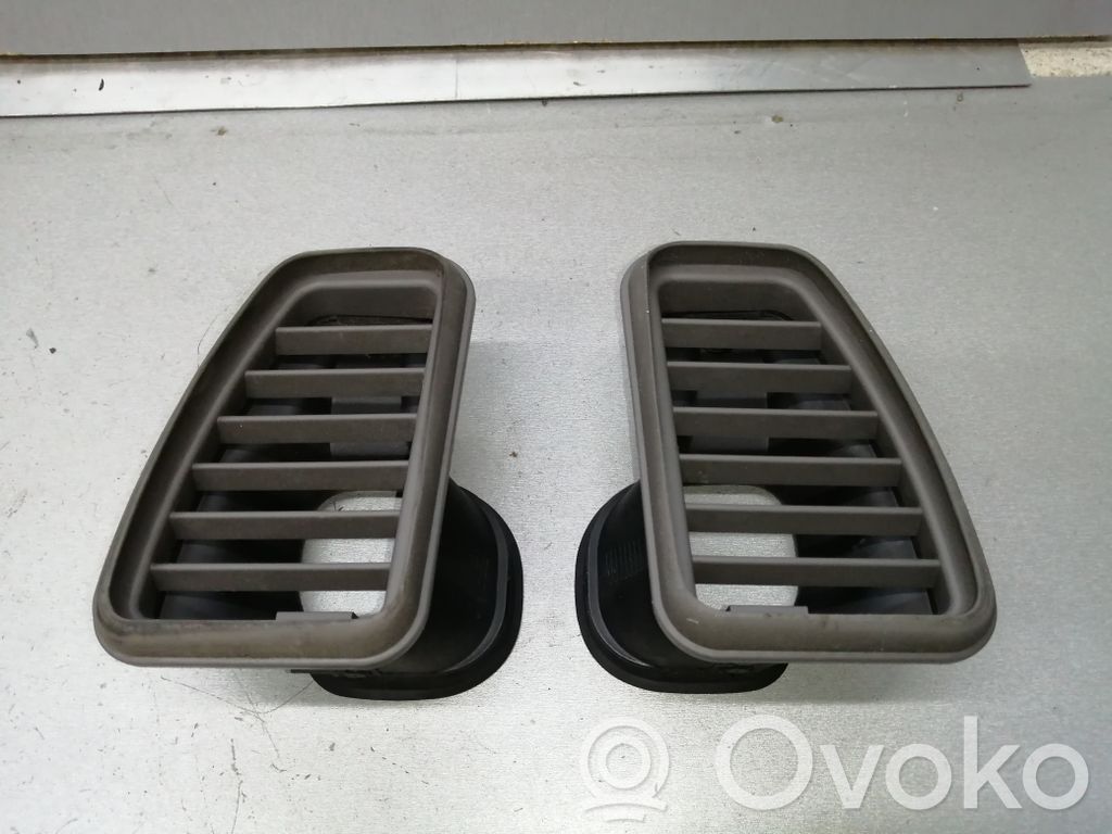 Audi A8 S8 D2 4D Šoninės oro grotelės 