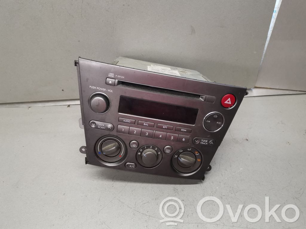 Subaru Legacy Radio/CD/DVD/GPS head unit 