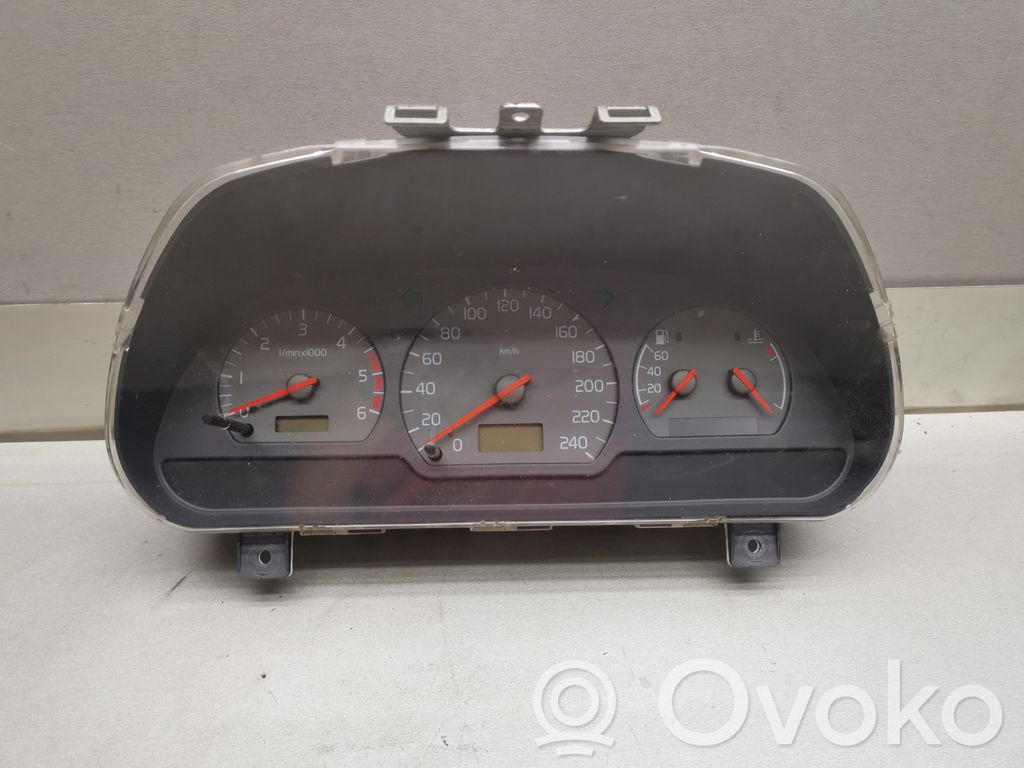 Volvo S40, V40 Spidometrs (instrumentu panelī) 