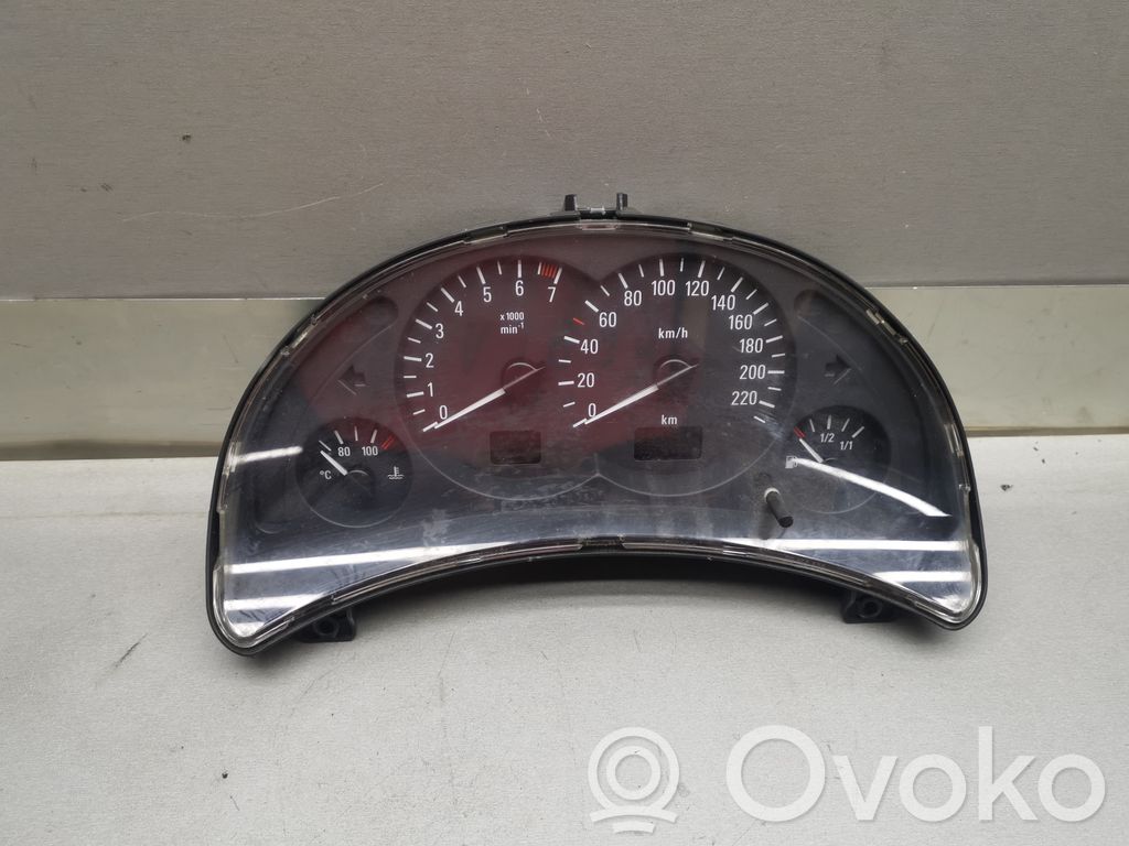 Opel Corsa C Geschwindigkeitsmesser Cockpit 