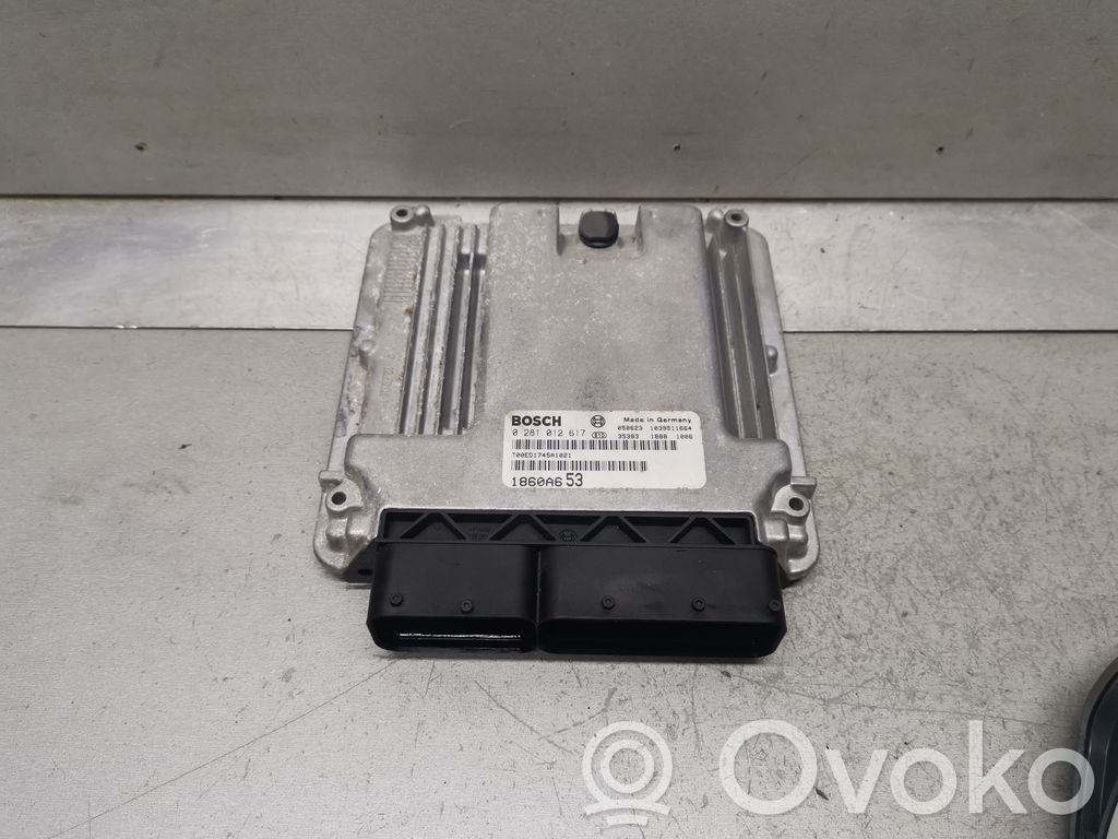 Mitsubishi Grandis Engine control unit/module 