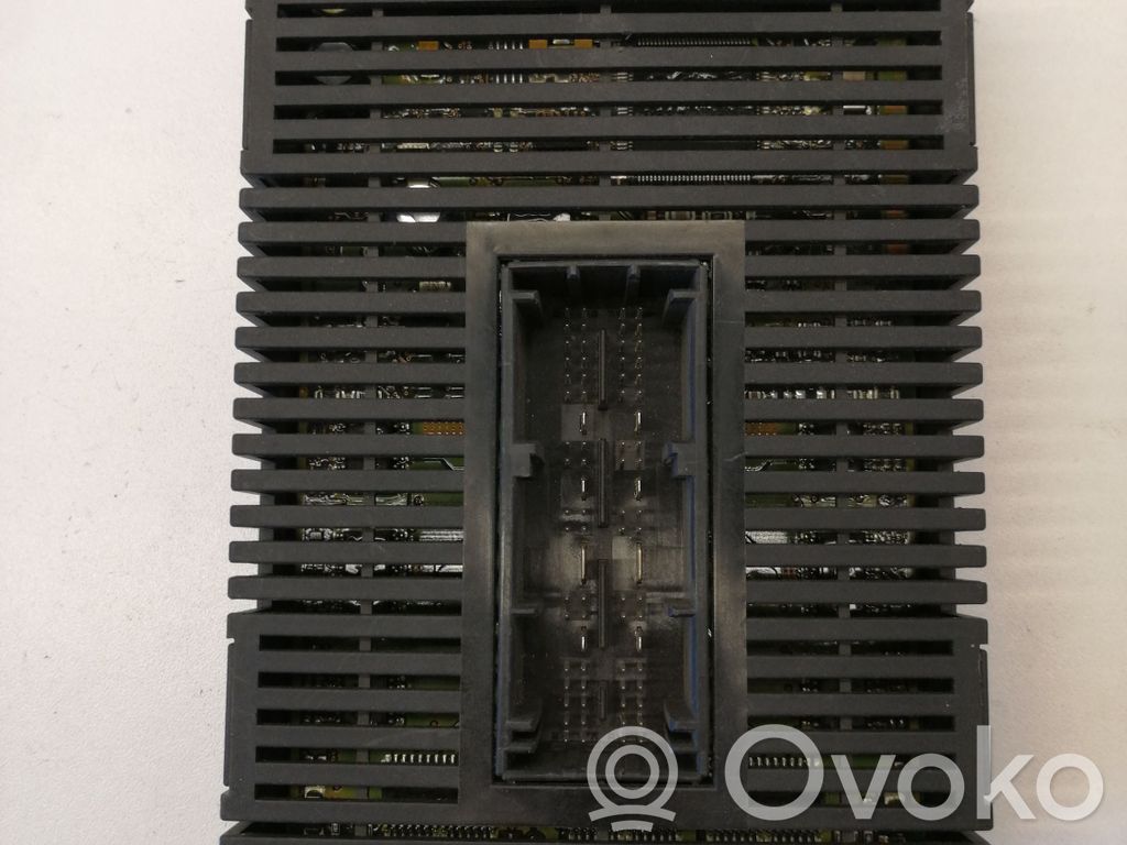 BMW 7 E65 E66 Valomoduuli LCM 