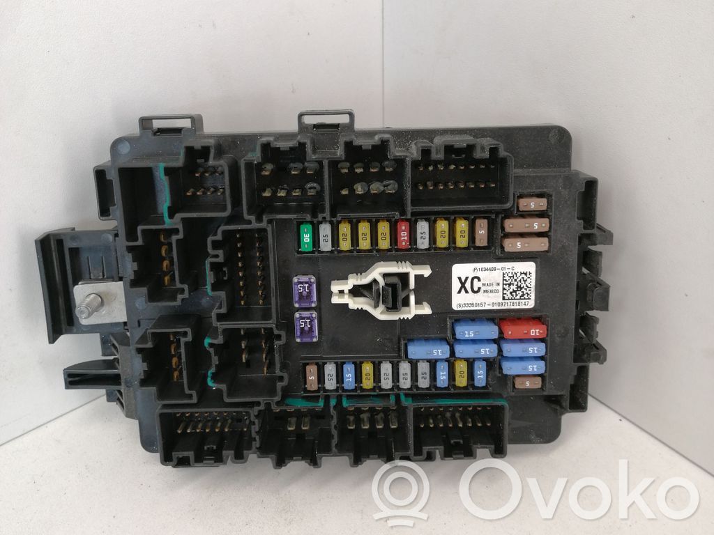 Tesla Model X Fuse module 