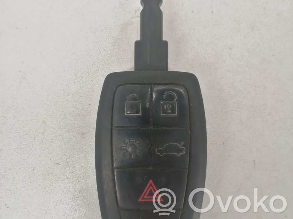 Volvo V50 Ignition key/card 